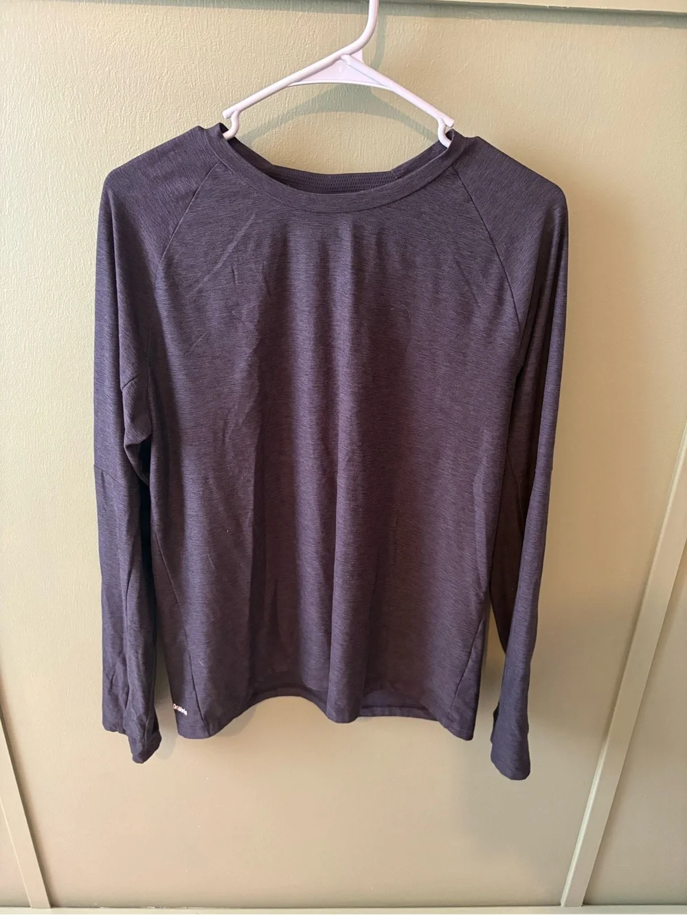 Athletic Works Black Long-Sleeve Performance Tee